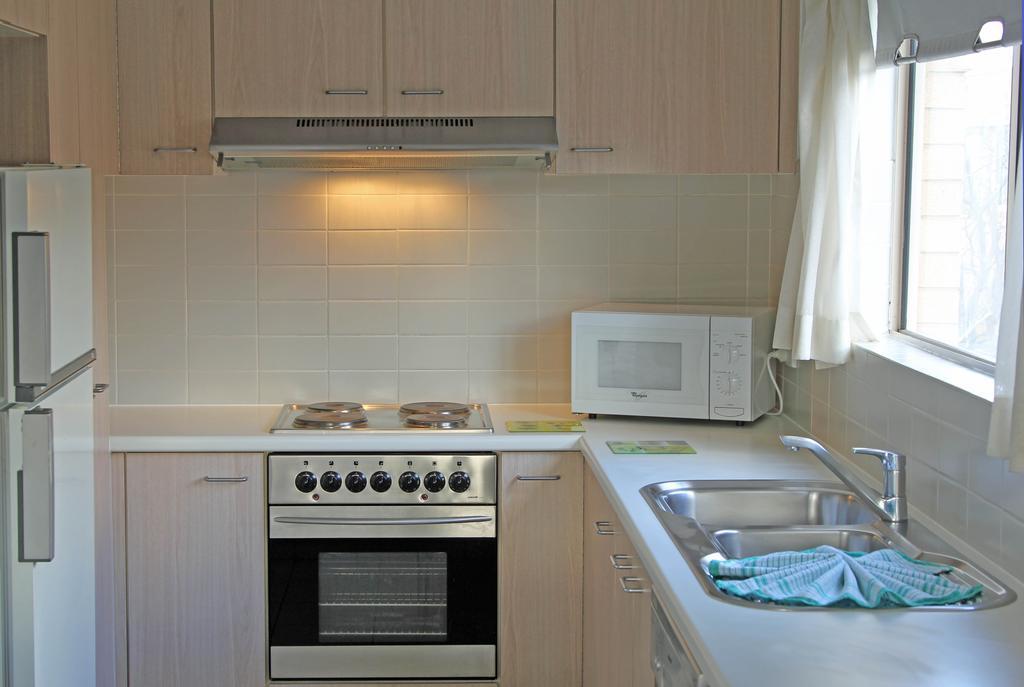 Kingston Terrace Serviced Apartments Canberra Room photo